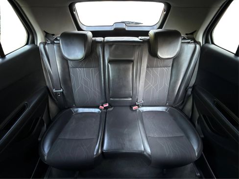Used 2019 Chevrolet Trax LT w/ LT Convenience Package FWD image 16