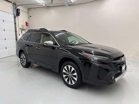 Certified 2023 Subaru Outback Touring AWD/4WD image 7