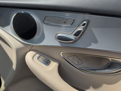 Used 2020 Mercedes-Benz GLC 300 4MATIC image 35