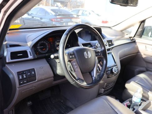Used 2016 Honda Odyssey Touring Elite image 9