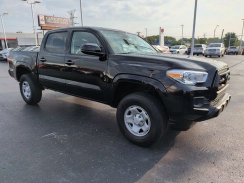 Used 2023 Toyota Tacoma SR AWD/4WD image 7