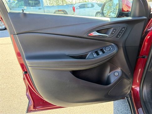 Used 2023 Buick Encore GX Essence w/ Experience Buick Package image 10