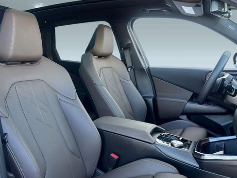 Used 2025 BMW X3 xDrive30i w/ Premium Package image 31