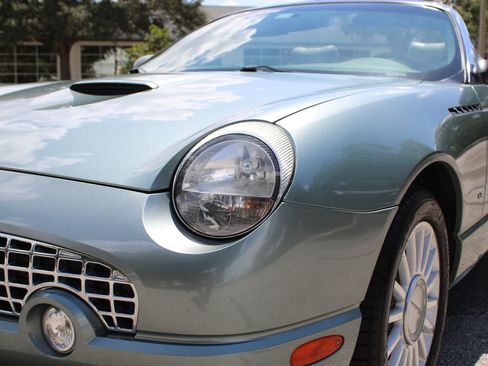 Used 2004 Ford Thunderbird Pacific Coast RWD image 26