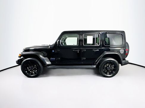 Used 2025 Jeep Wrangler Sahara image 4