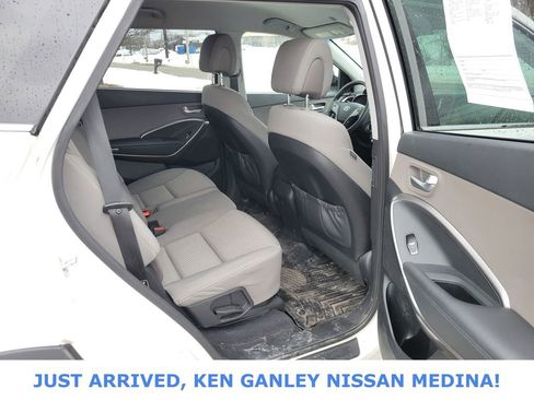 Used 2016 Hyundai Santa Fe SE w/ Cargo Package image 18
