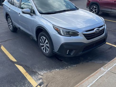 Used 2021 Subaru Outback Premium image 4