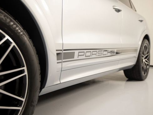 New 2026 Porsche Cayenne Coupe image 38