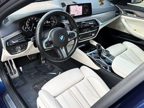 Used 2019 BMW 540i w/ M Sport Package RWD image 4