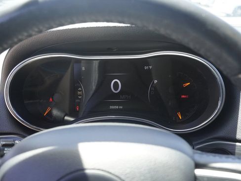 Used 2021 Jeep Grand Cherokee Laredo X RWD image 11