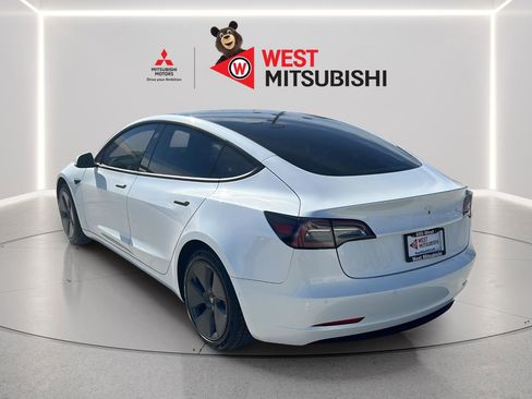 Used 2021 Tesla Model 3 Standard Range Plus image 4
