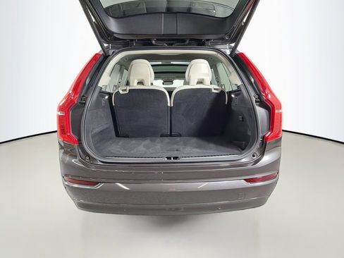 Used 2023 Volvo XC90 B5 Core image 27