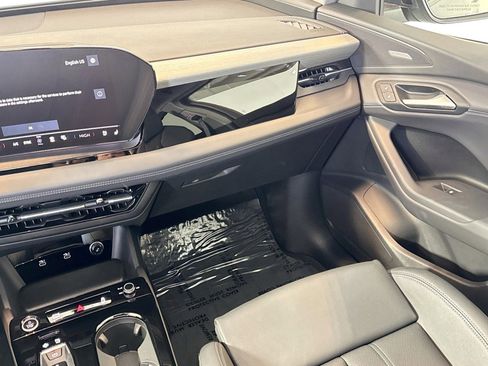 Used 2025 Audi Q6 e-tron Premium Plus image 21