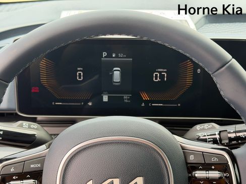 New 2026 Kia Carnival EX FWD image 15