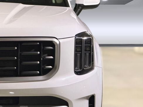 Used 2025 Kia Telluride S AWD/4WD image 11