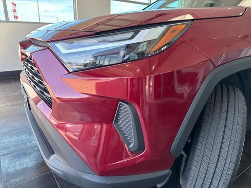 Used 2025 Toyota RAV4 LE AWD/4WD image 3