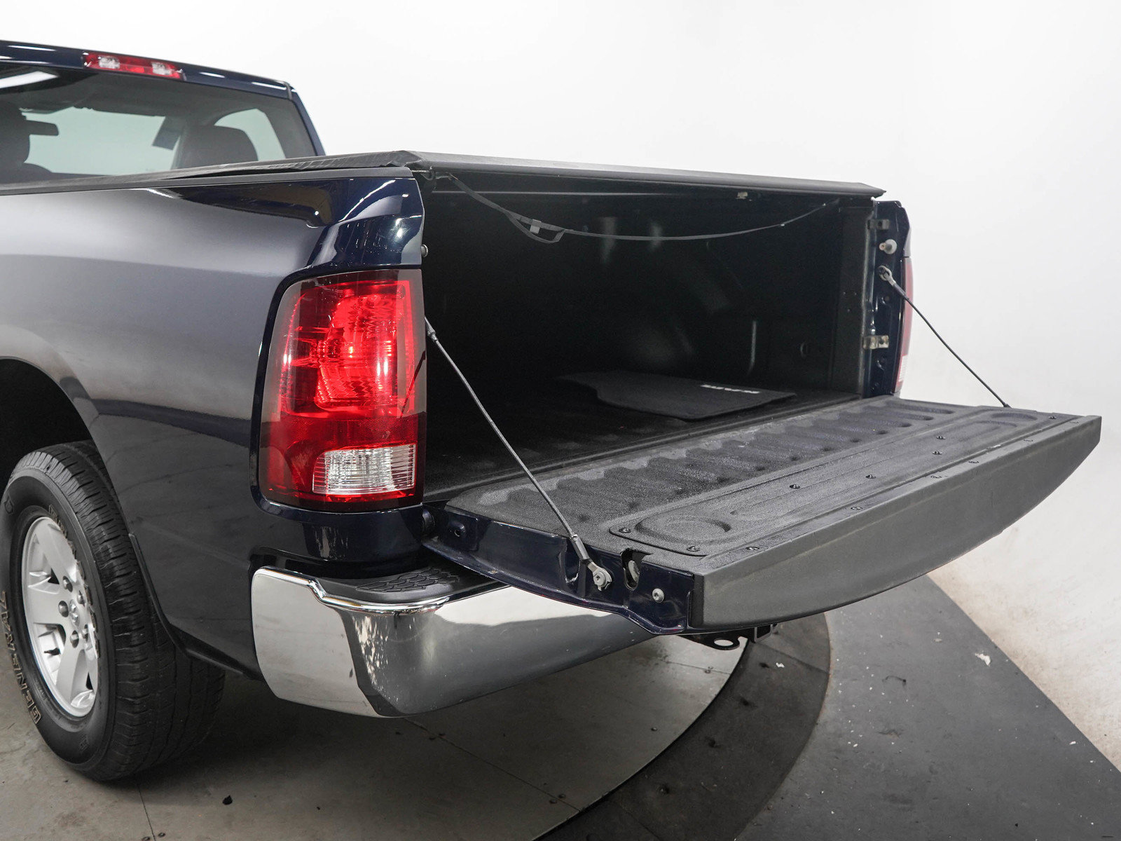 Used 2012 RAM 1500 Classic SLT w/ Remote Start & Security Group AWD/4WD image 9