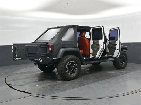 Used 2015 Jeep Wrangler Unlimited Rubicon image 47