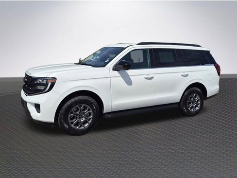 Used 2025 Ford Expedition Active image 3