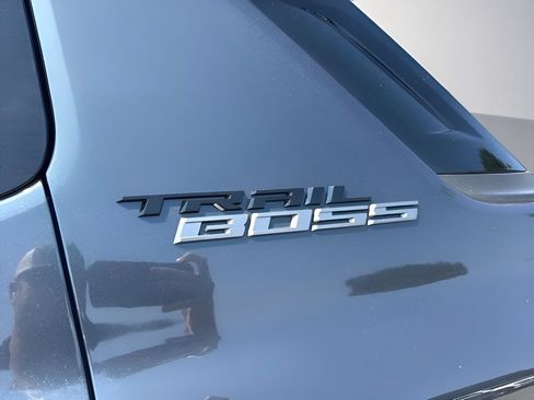 Used 2026 Chevrolet Silverado EV Trail Boss AWD/4WD image 39