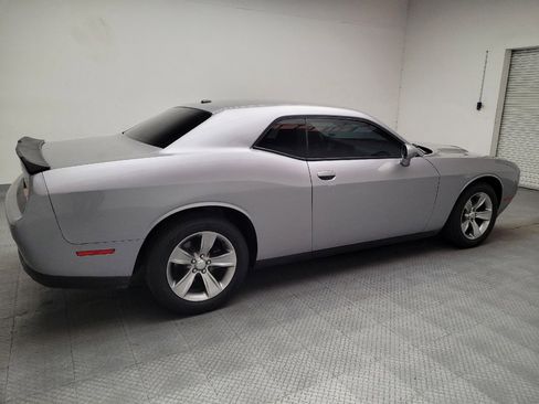 Used 2015 Dodge Challenger SXT RWD image 10