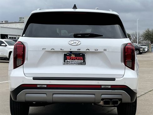 Used 2024 Hyundai Palisade Limited image 5