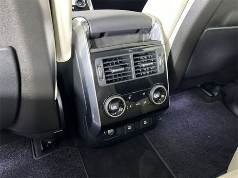 Used 2020 Land Rover Range Rover Sport HST image 21