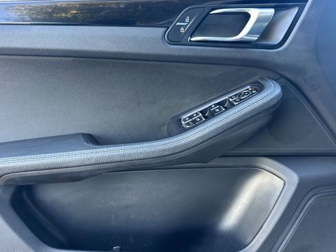 Used 2020 Porsche Macan AWD/4WD image 12