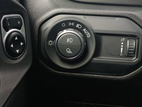 Used 2023 Jeep Gladiator Overland AWD/4WD image 12