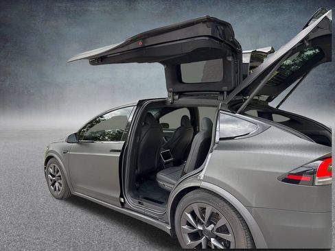 Used 2023 Tesla Model X AWD/4WD image 30