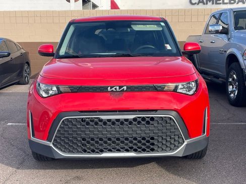 Used 2023 Kia Soul LX w/ LX Technology Package image 3