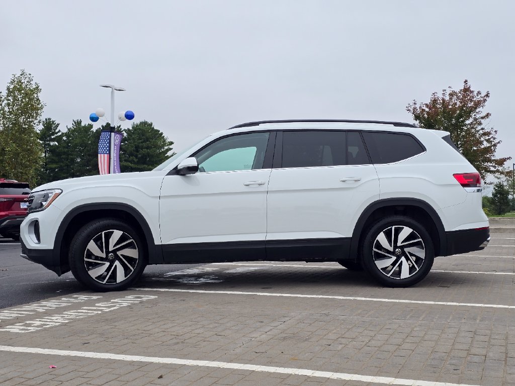Used 2025 Volkswagen Atlas SE AWD/4WD image 17
