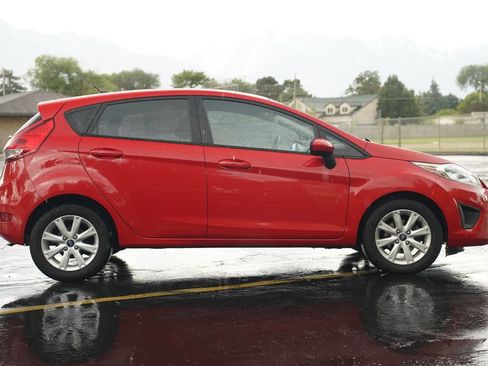 Used 2012 Ford Fiesta SE FWD image 6