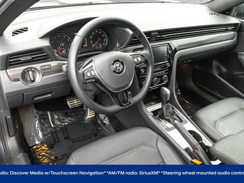 Certified 2022 Volkswagen Passat 2.0T R-Line image 5