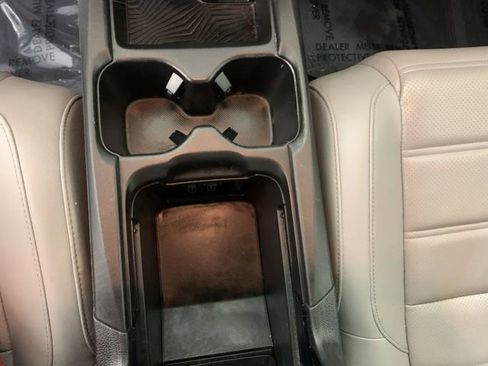 Used 2019 Honda CR-V Touring image 16