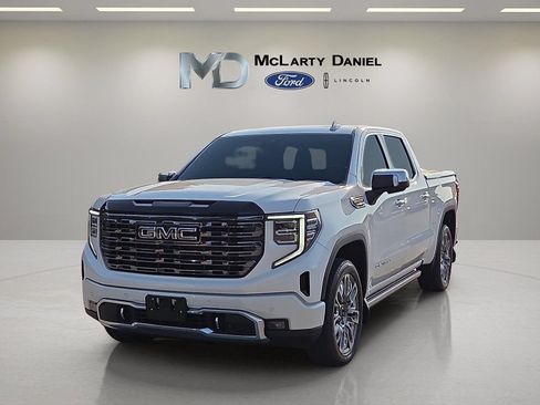 Used 2025 GMC Sierra 1500 Denali Ultimate AWD/4WD image 2
