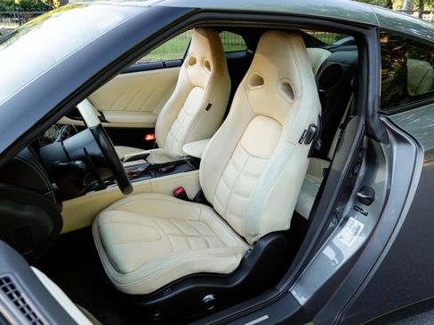 Used 2016 Nissan GT-R Premium AWD/4WD image 2