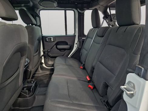 Used 2018 Jeep Wrangler Unlimited Sport image 12