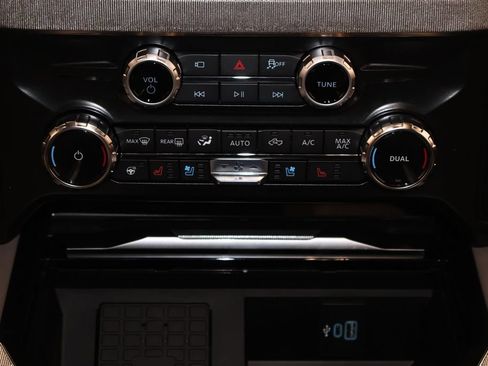 New 2026 Ford F250 Platinum w/ Platinum Plus Package AWD/4WD image 33