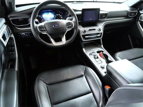 Certified 2023 Ford Explorer XLT w/ Equipment Group 202A image 4
