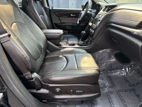 Used 2017 Chevrolet Traverse LT AWD/4WD image 12