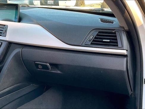 Used 2015 BMW 320i Sedan image 18