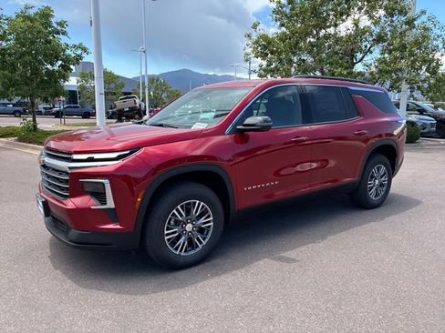 New 2026 Chevrolet Traverse LT w/ Driver Confidence Package AWD/4WD image 3