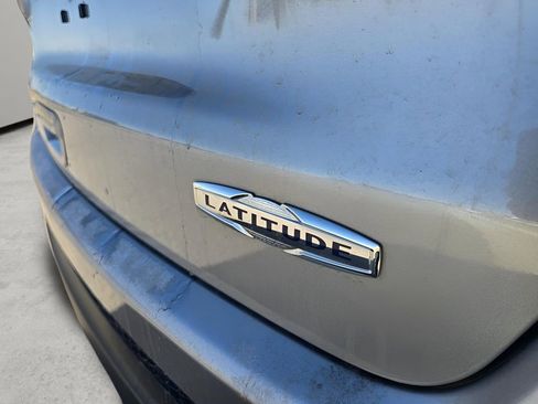 Used 2019 Jeep Compass Latitude image 11