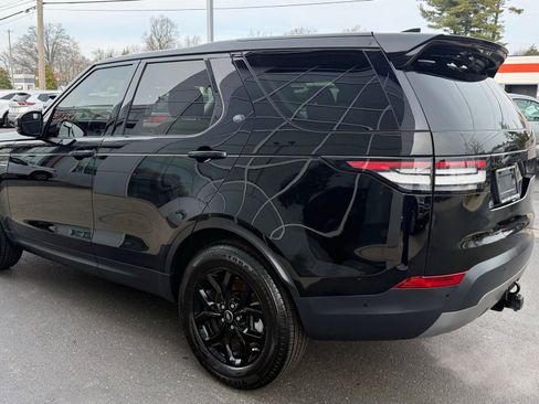 Used 2019 Land Rover Discovery SE image 6