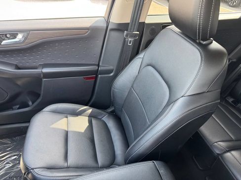 Used 2020 Ford Escape Titanium AWD/4WD image 18