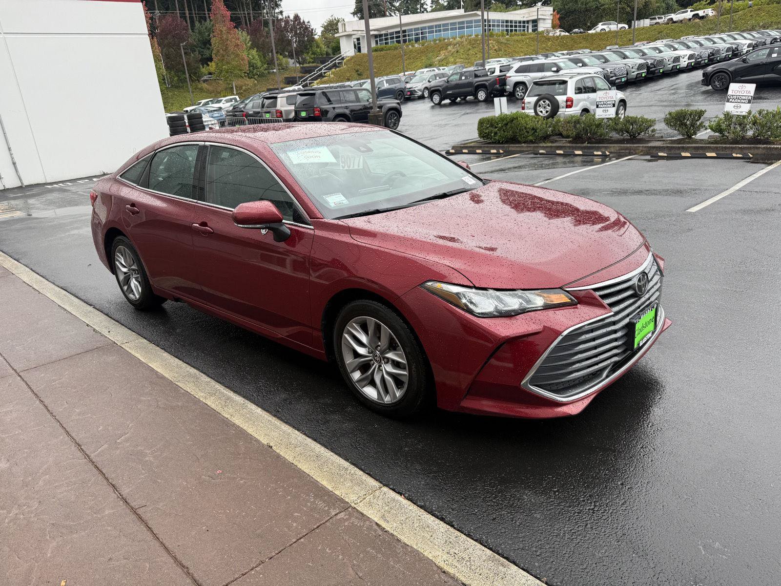 Used 2022 Toyota Avalon XLE FWD image 6