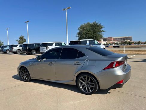Used 2016 Lexus IS 200t RWD image 4
