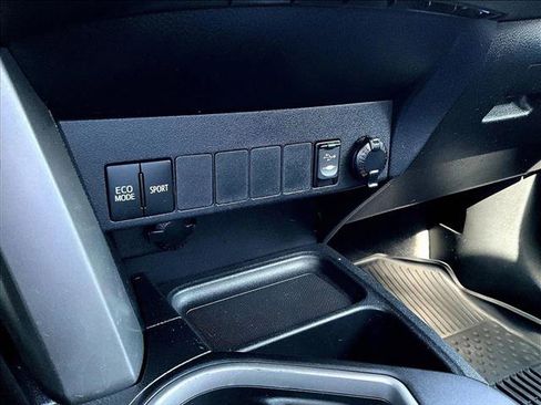 Used 2017 Toyota RAV4 XLE image 26