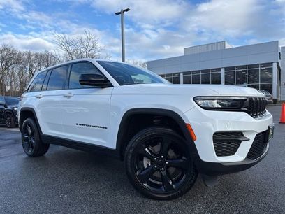 Used 2024 Jeep Grand Cherokee Altitude